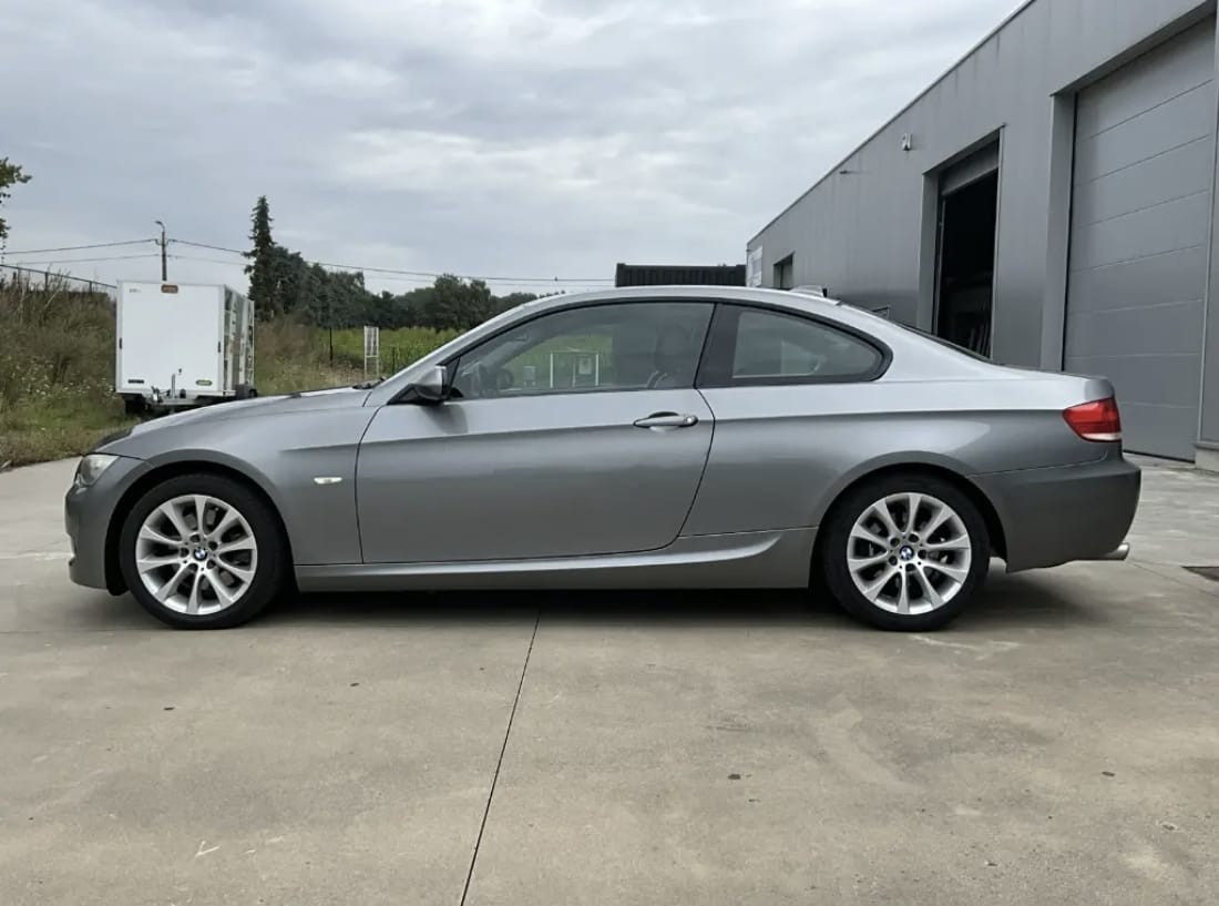 
                                                Voiture
                                                 BMW 325i boîte manuelle