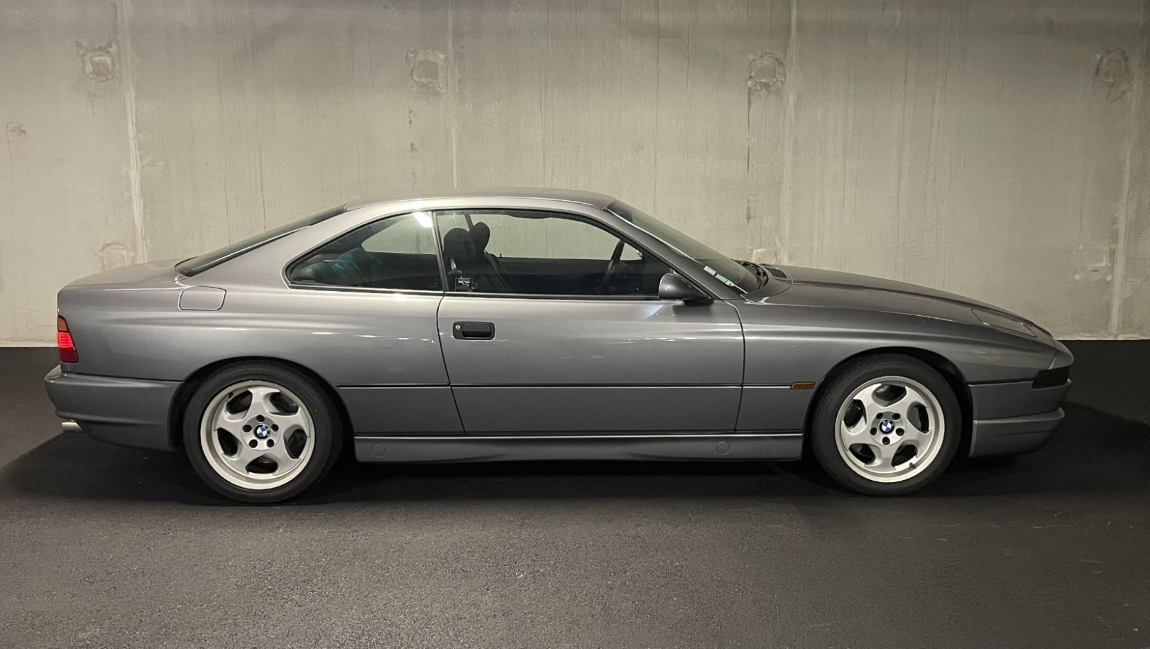 
                                                Voiture
                                                 BMW 850 CSI