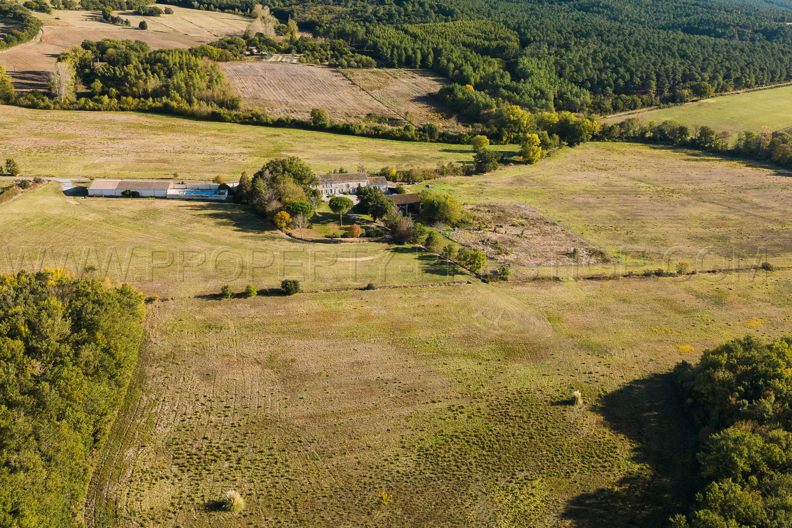 
                                                Vente
                                                 CARCASSONNE PROPRIETE 33 HA RUISSEAU