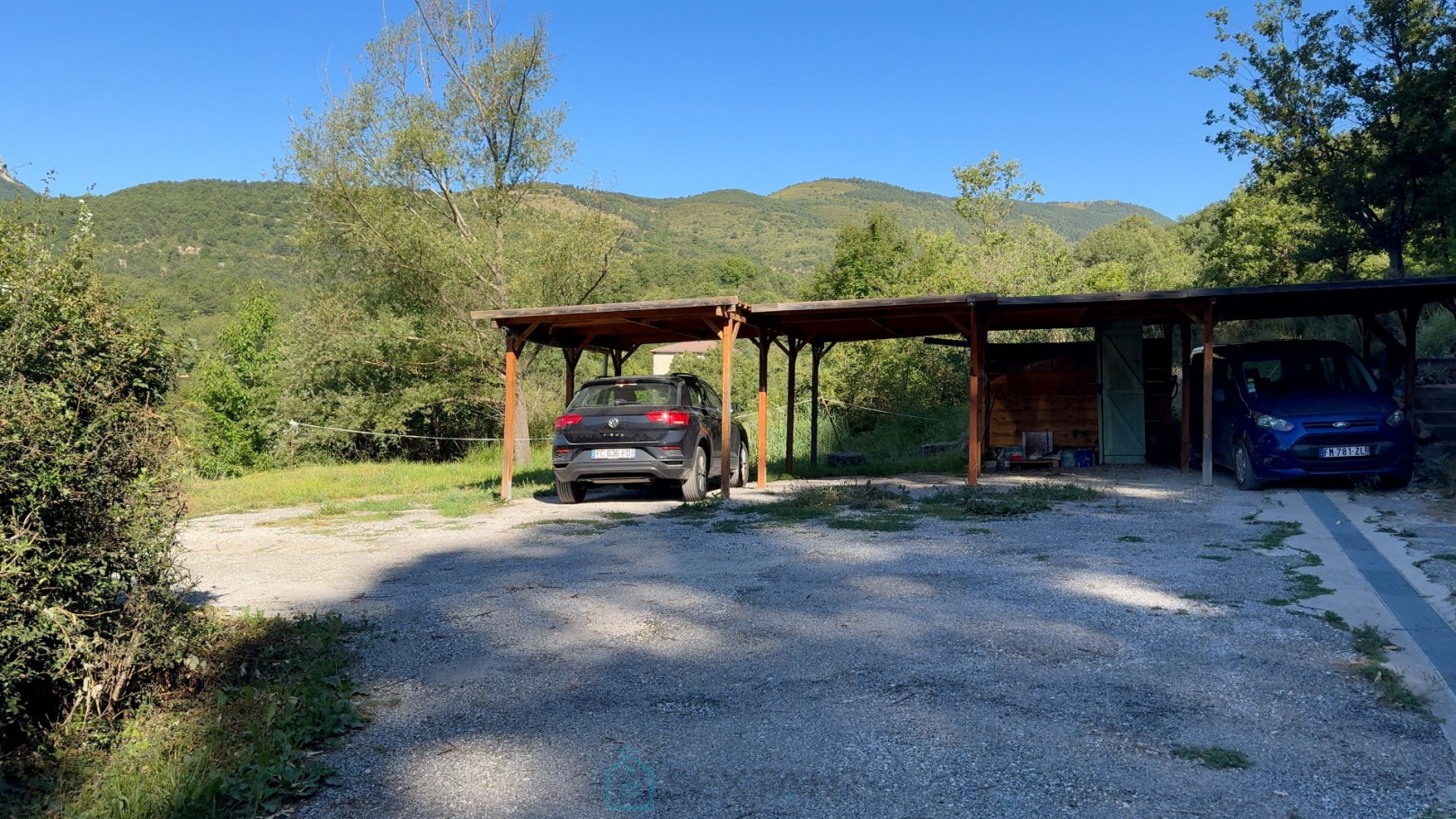 
                                                Vente
                                                 Castellane , Gorges du Verdon 2 Appartements 86 M2 ,jardin 400 M2 