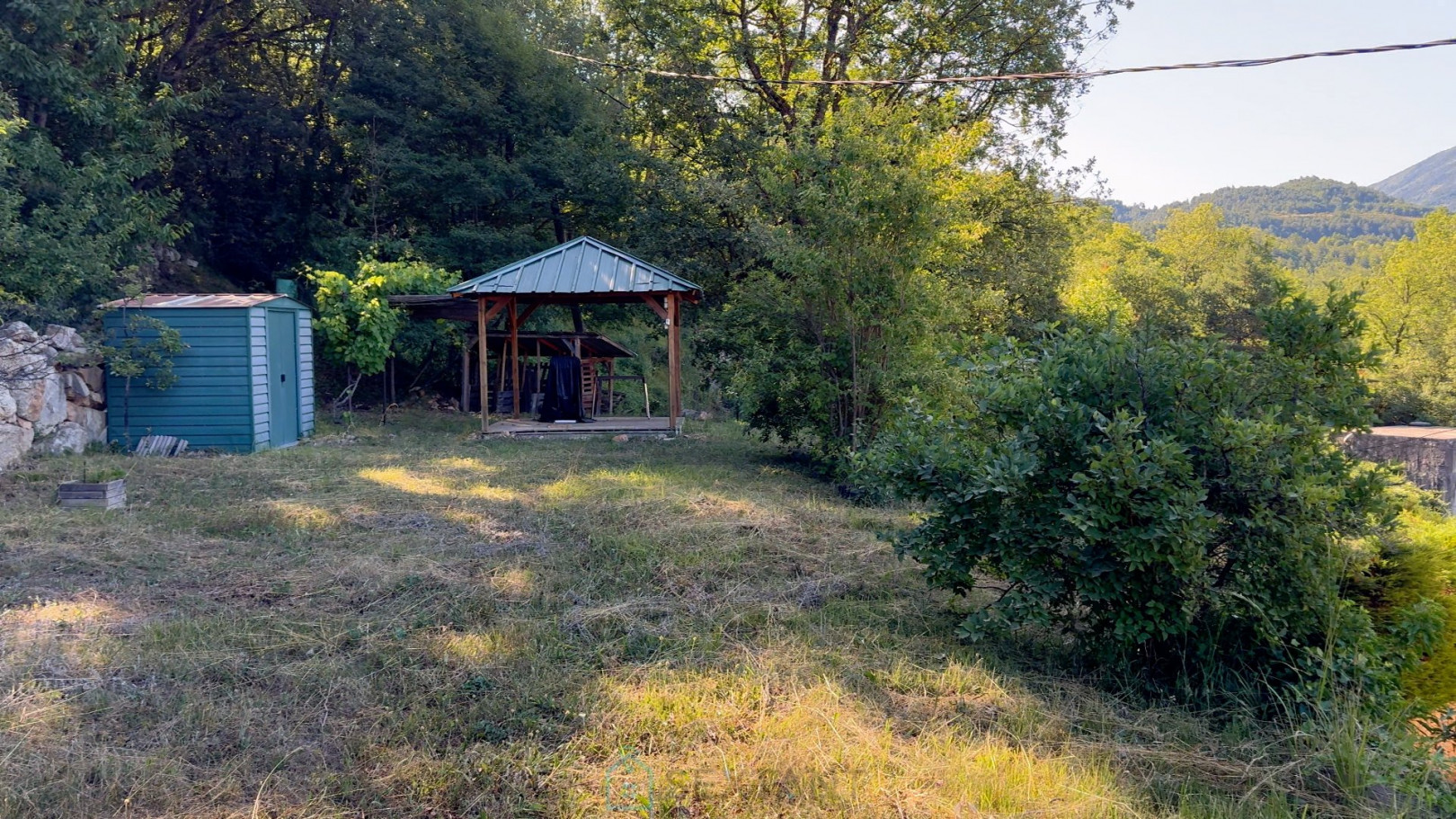 
                                                Vente
                                                 Castellane , Gorges du Verdon 2 Appartements 86 M2 ,jardin 400 M2 