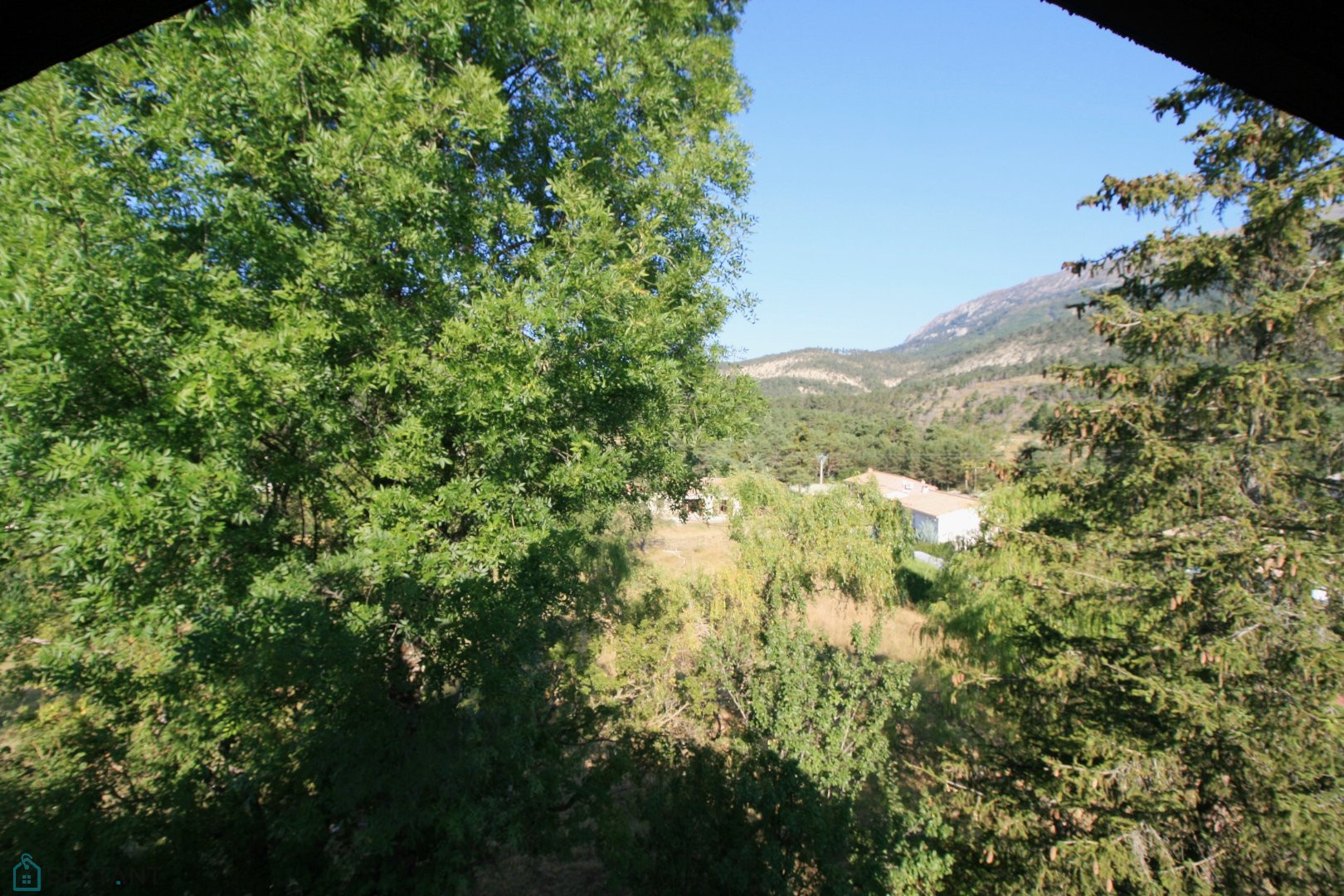 
                                                Vente
                                                 Castellane , la batie de Peyroules , maison 105 M2 sur un Terrain de 932 M2 