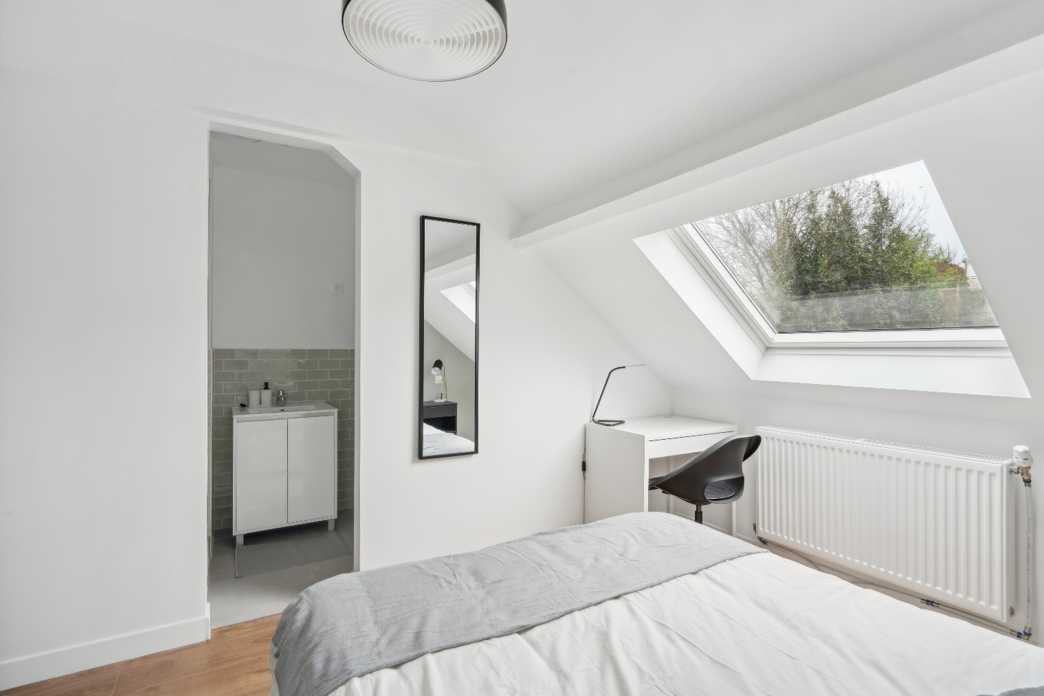 
                                                Colocation
                                                 Chambre dans une maison en coliving - tout inclus