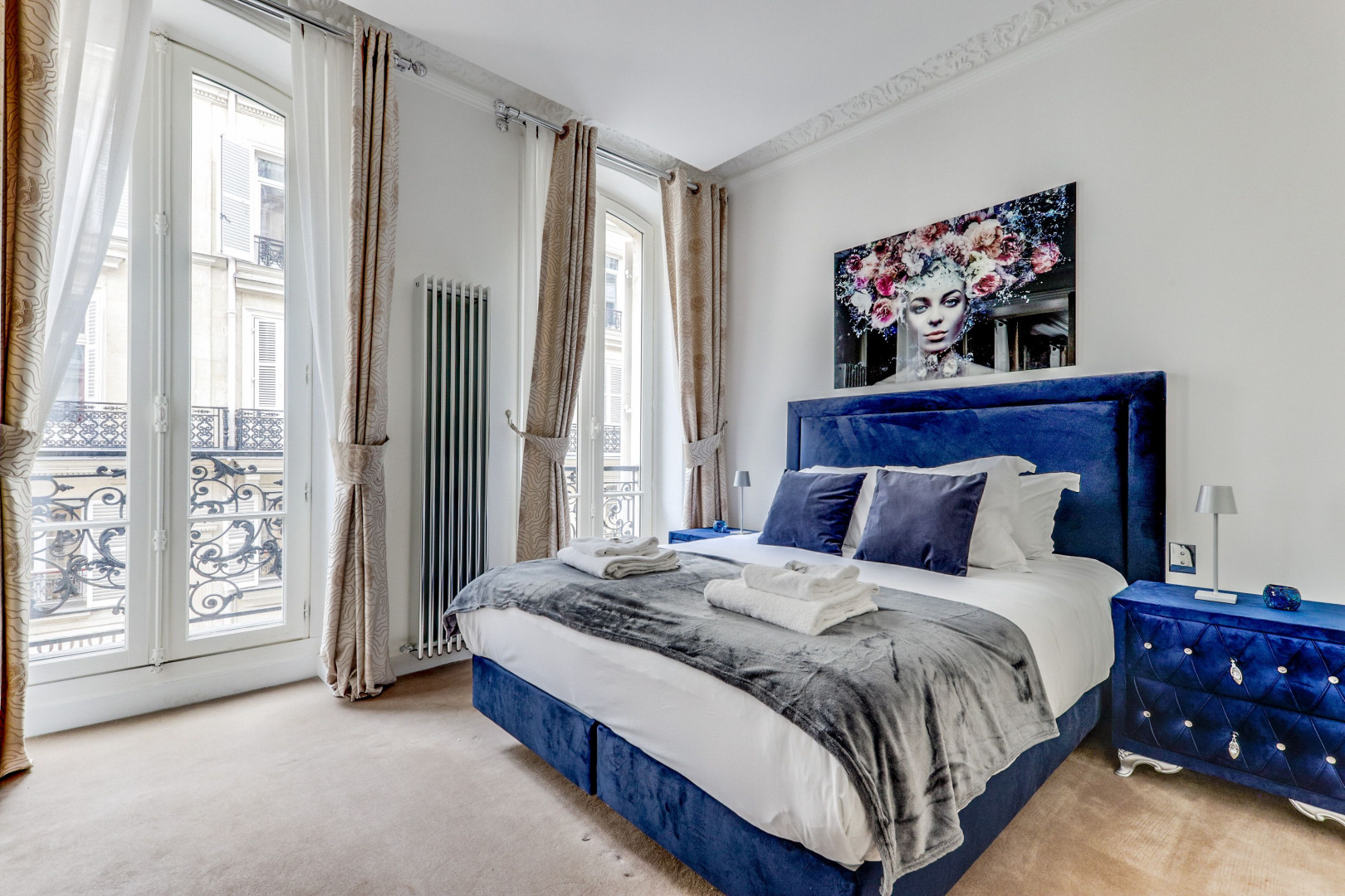 
                                                Location
                                                 Champs Elysées - Washington 4 Bedrooms (loyer tout inclus)