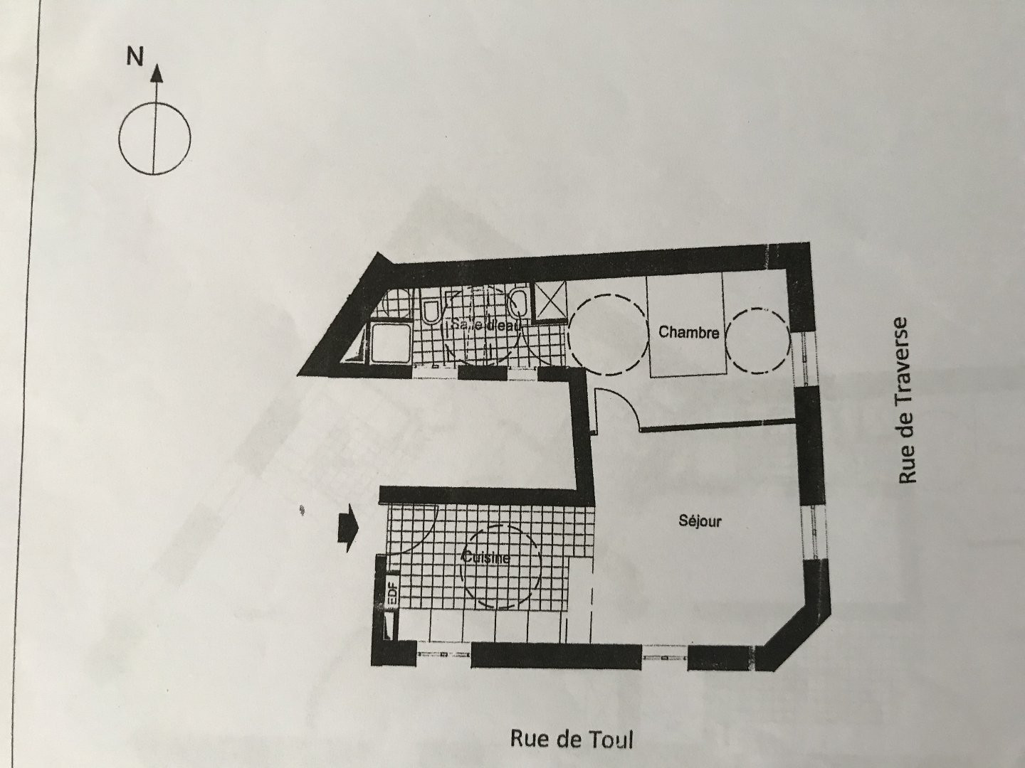 
                                                Vente
                                                 Charmant appartement situé dans un immeuble entièrement rénové en 2011