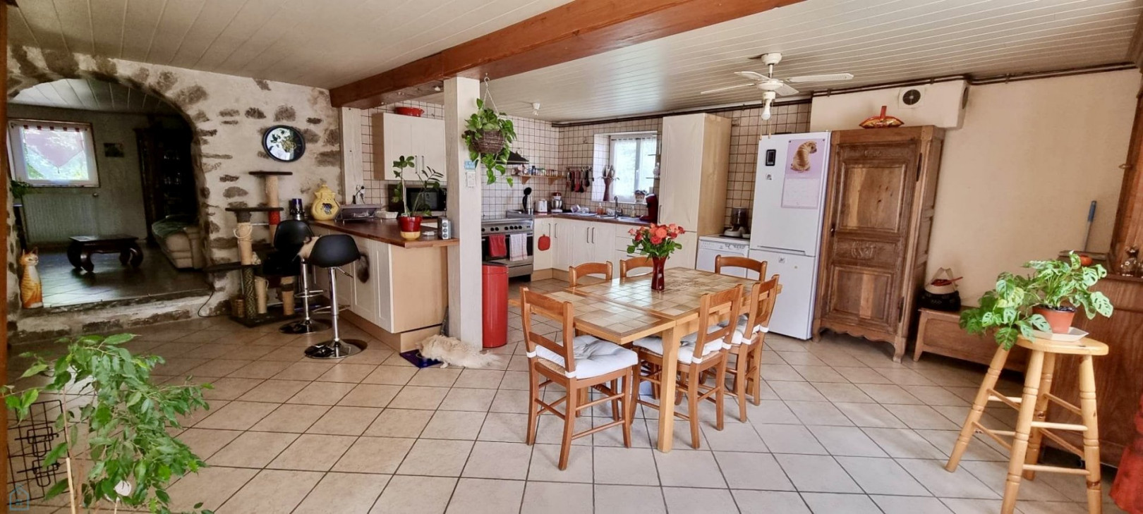 
                                                Vente
                                                 CHARMANTE MAISON DE VILLAGE 5 MINUTES DE COURPIERE CENTRE