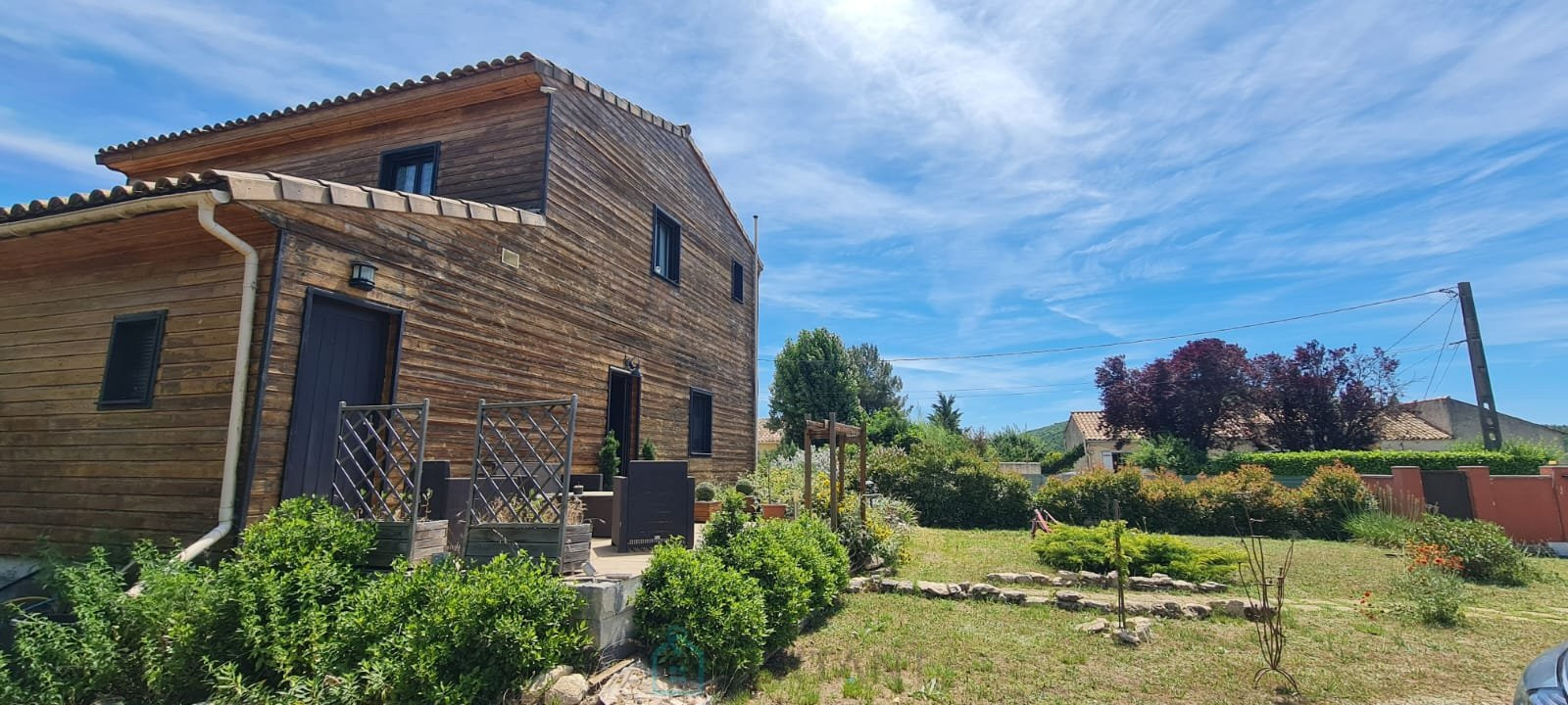 
                                                Vente
                                                 Charmante maison en ossature bois, avec piscine à quelques km de Banon