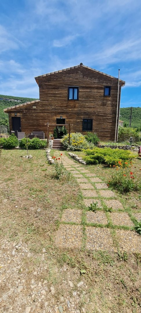 
                                                Vente
                                                 Charmante maison en ossature bois, avec piscine à quelques km de Banon