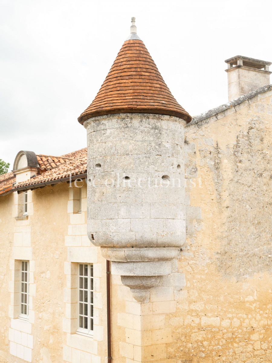 
                                                Location de vacances
                                                 Château de la Belle