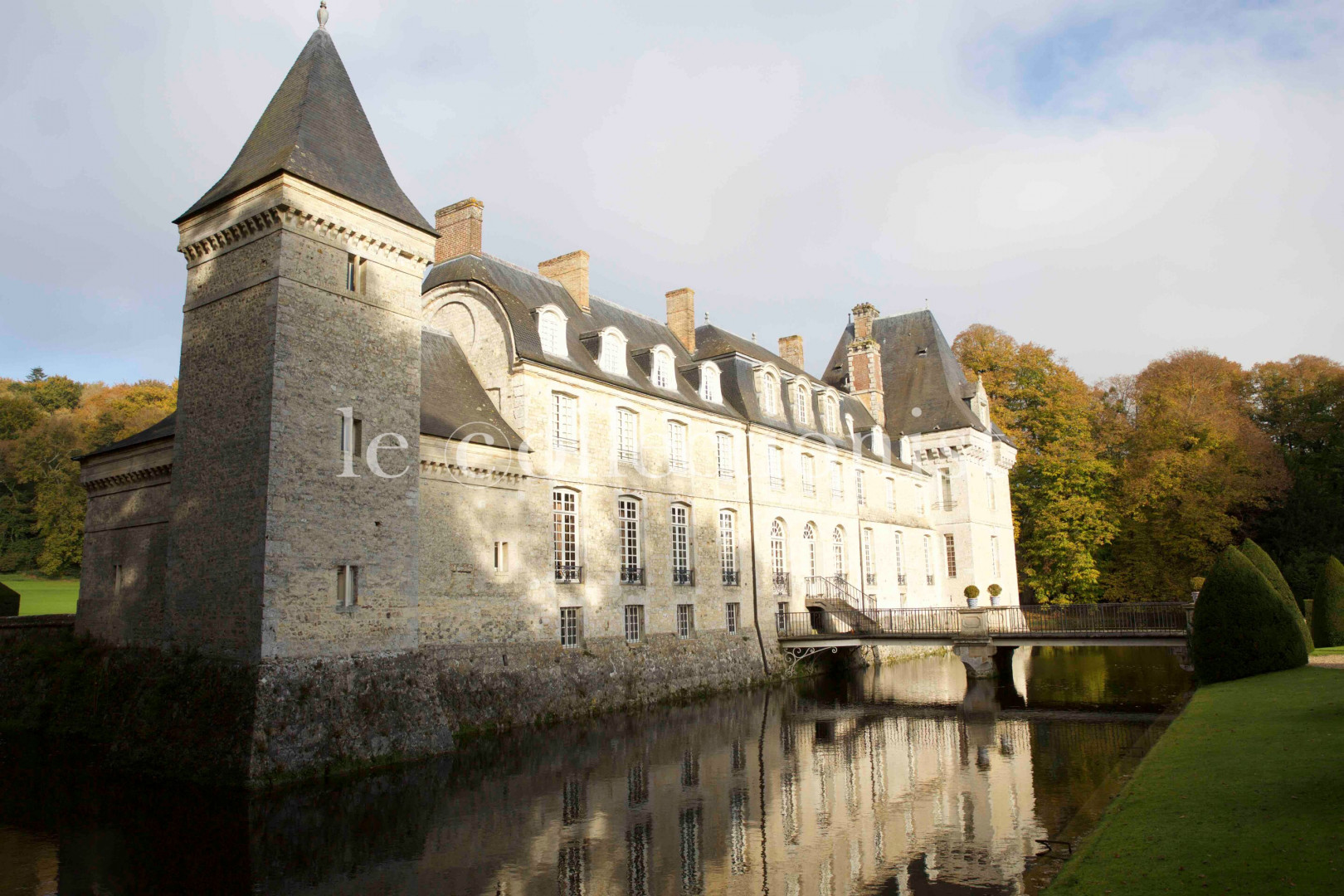 
                                                Location de vacances
                                                 Château d'Hébertot