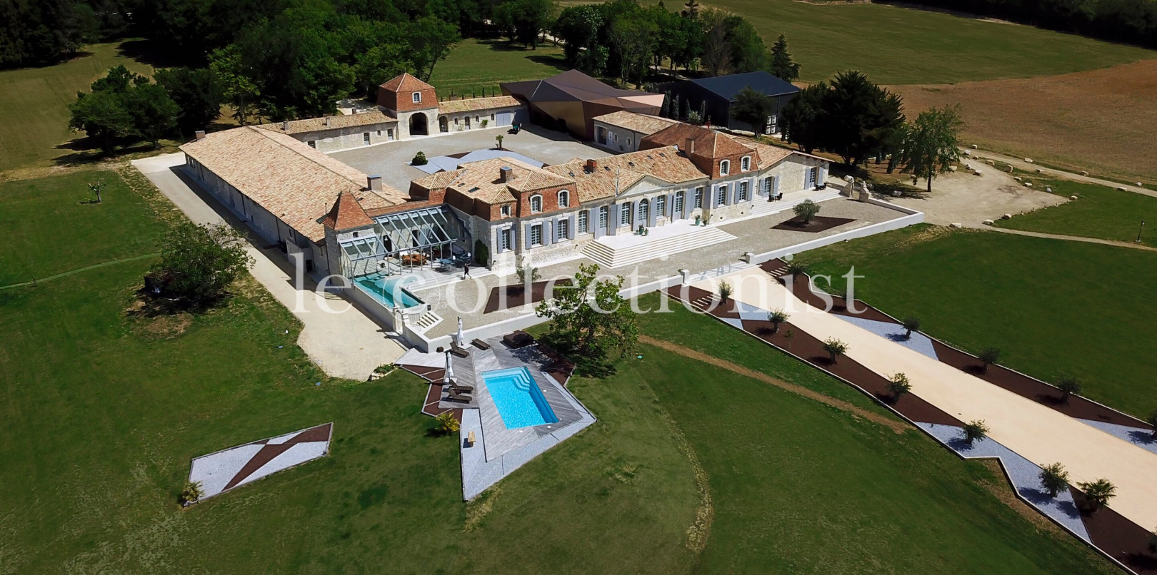 
                                                Location de vacances
                                                 Château du Coteau