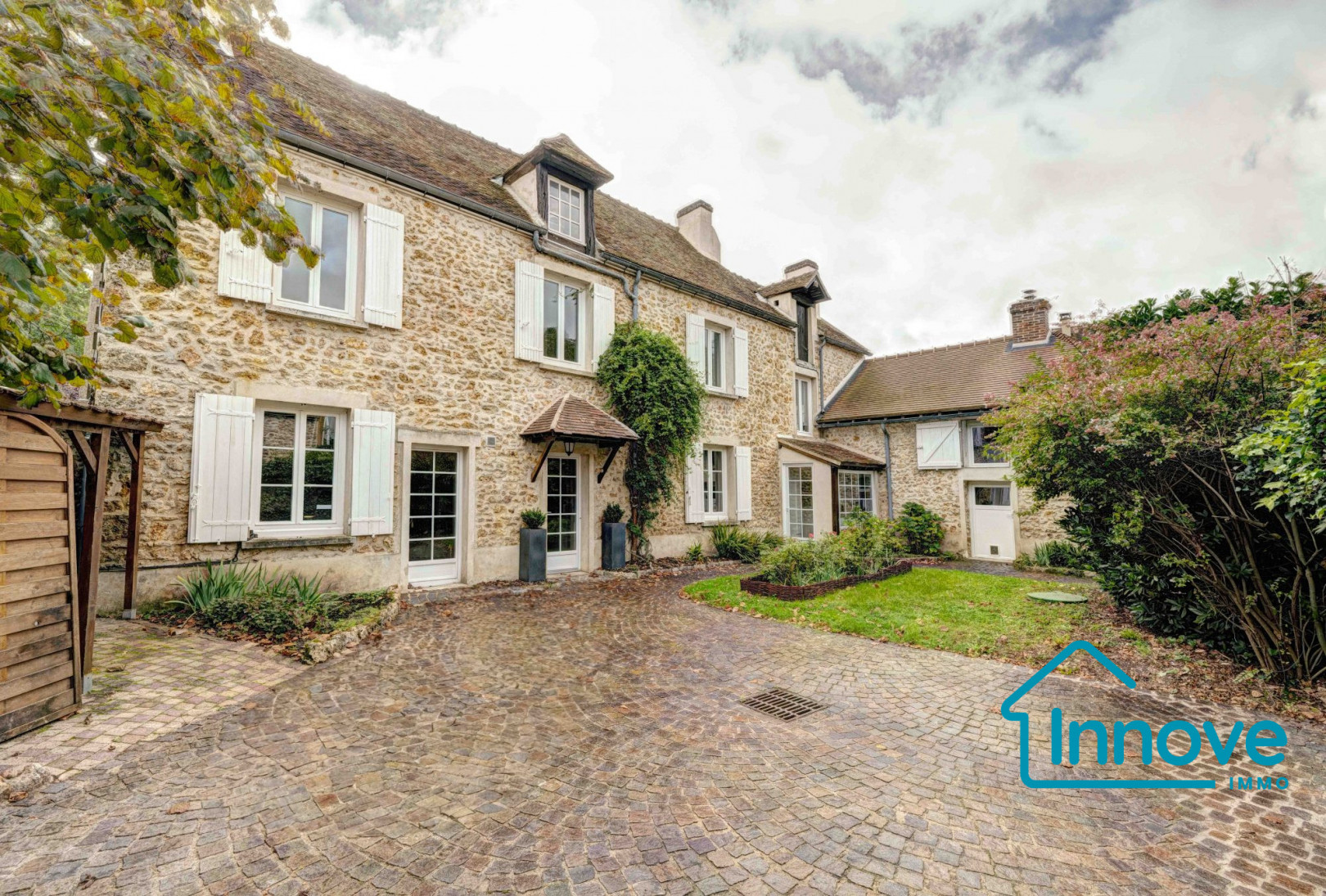 
                                                Vente
                                                 Chennevières : Belle maison ancienne entièrement rénovée