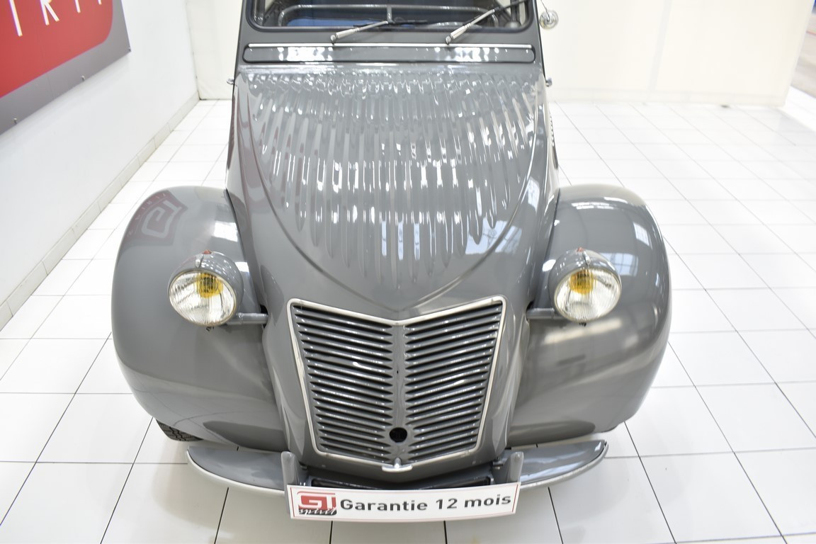 
                                                Voiture
                                                 CITROEN 2 CV AZ