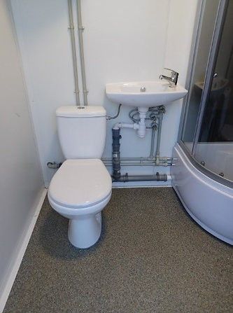 
                                                Outillage, Matériaux
                                                 Conteneur Sanitaire WC Douche avec Chaudière