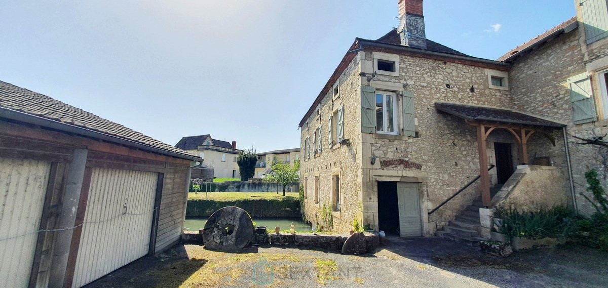 
                                                Vente
                                                 Dans le centre historique de Souillac moulin à eau de 1879