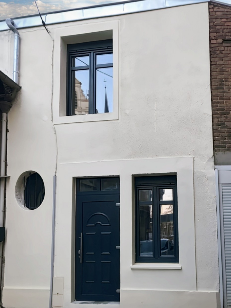 
                                                Location
                                                 Dans une résidence sécurisée, studio meublé de 24m2