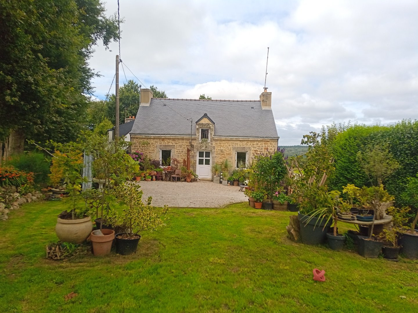 
                                                Vente
                                                 Deux maisons en pierre