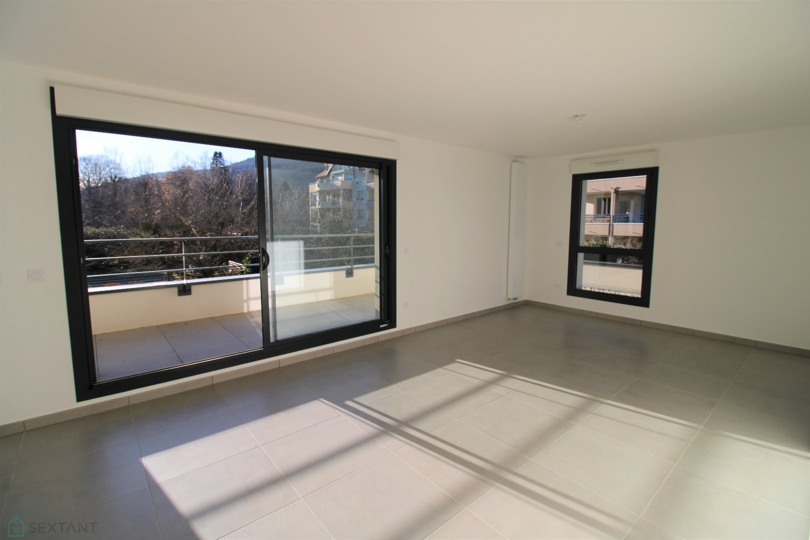 
                                                Vente
                                                 DIVONNE-LES-BAINS- Bel appartement neuf type 3 centre-ville 485.000 €