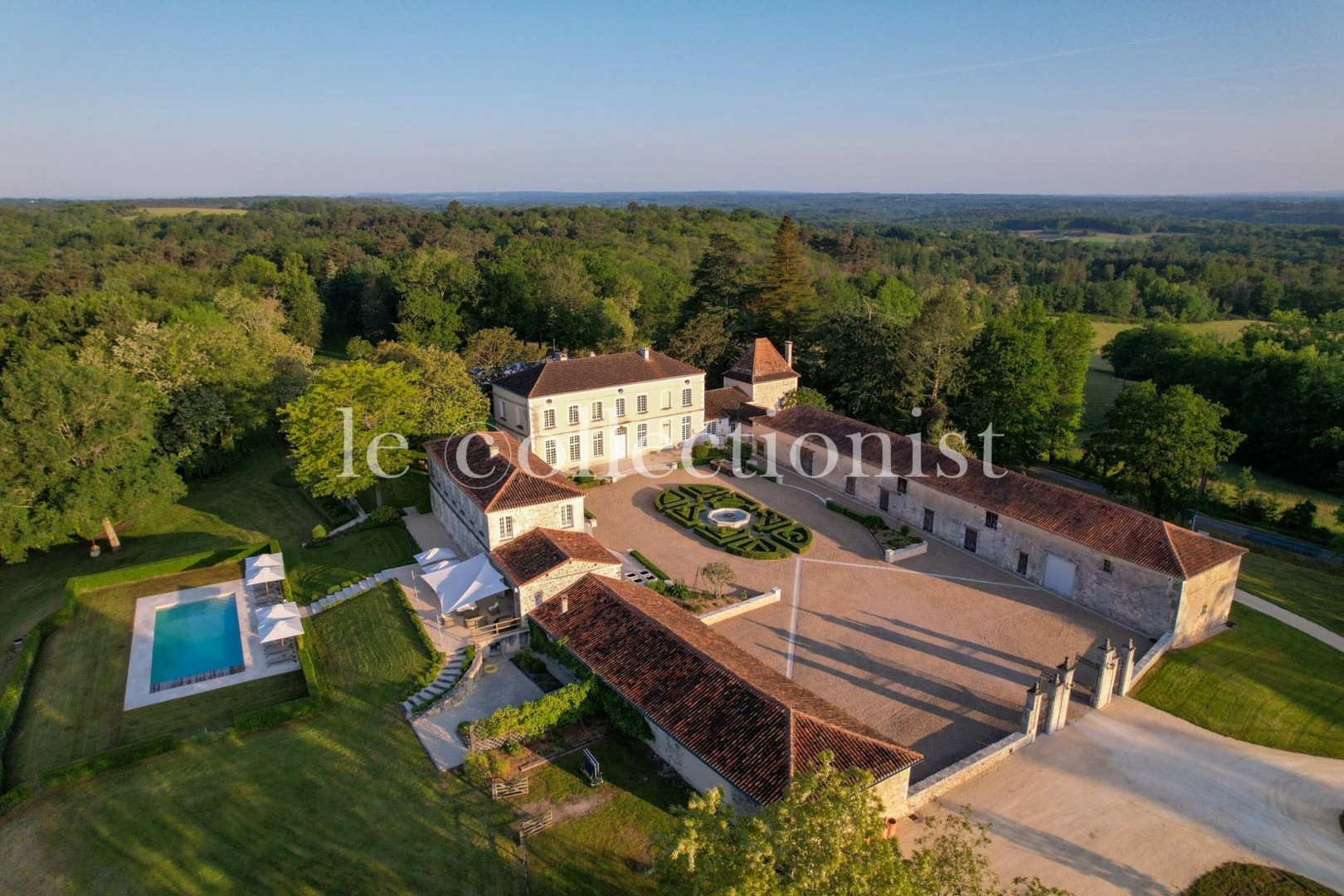 
                                                Location de vacances
                                                 Domaine Aglaé