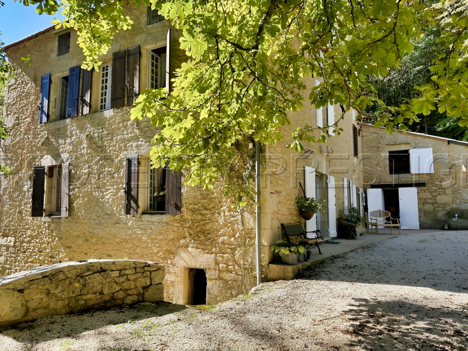 
                                                Vente
                                                 DORDOGNE LOGIS MOULIN A EAU 8 HA