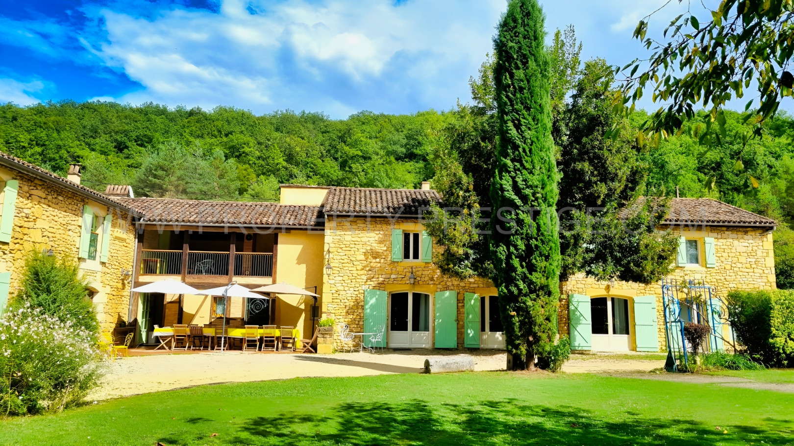 
                                                Vente
                                                 DORDOGNE MOULIN GITES RIVIERE