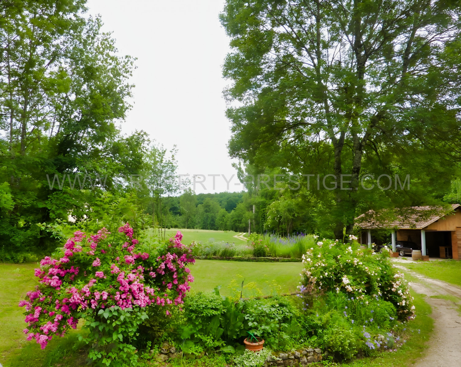 
                                                Vente
                                                 DORDOGNE MOULIN GITES RIVIERE