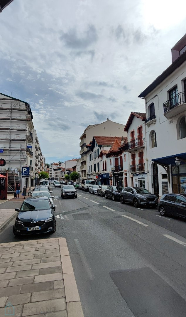 
                                                Vente
                                                 Droit au bail à saisir