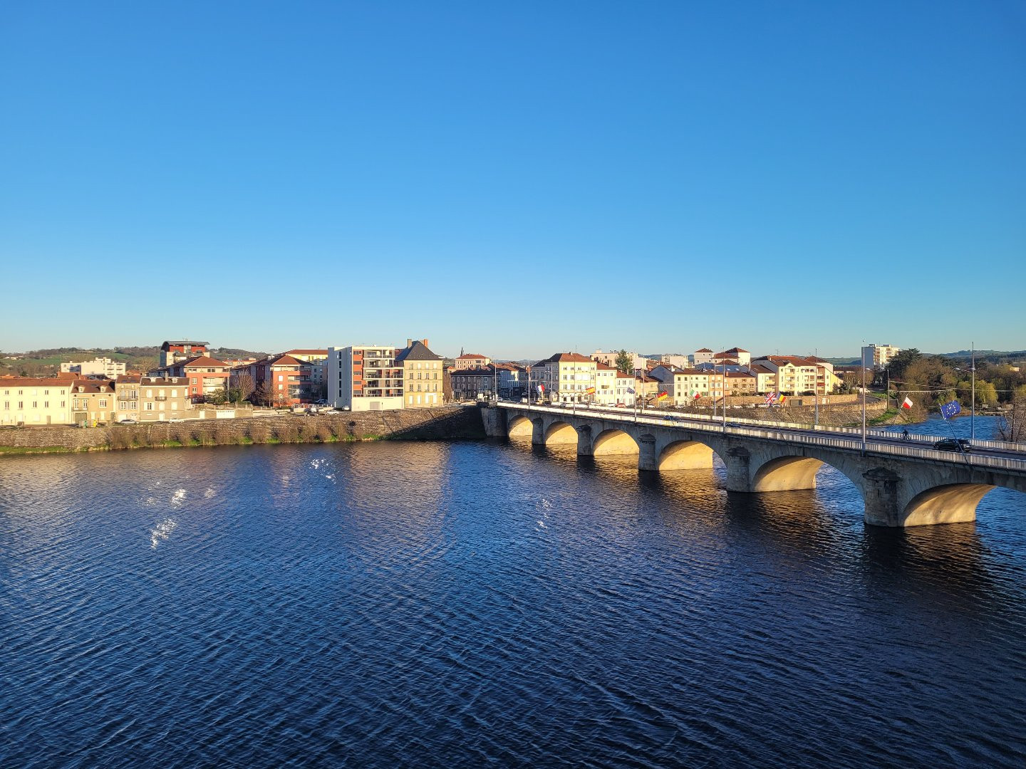 
                                                Vente
                                                 Duplex de charme avec vue imprenable sur la Loire