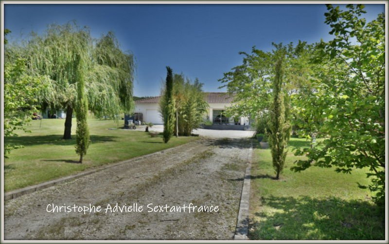 
                                                Vente
                                                 Entre Issigeac et Mouleydier, belle contemporaine de plain pied, 4 chambres, piscine sur 3400 M2 de terrain