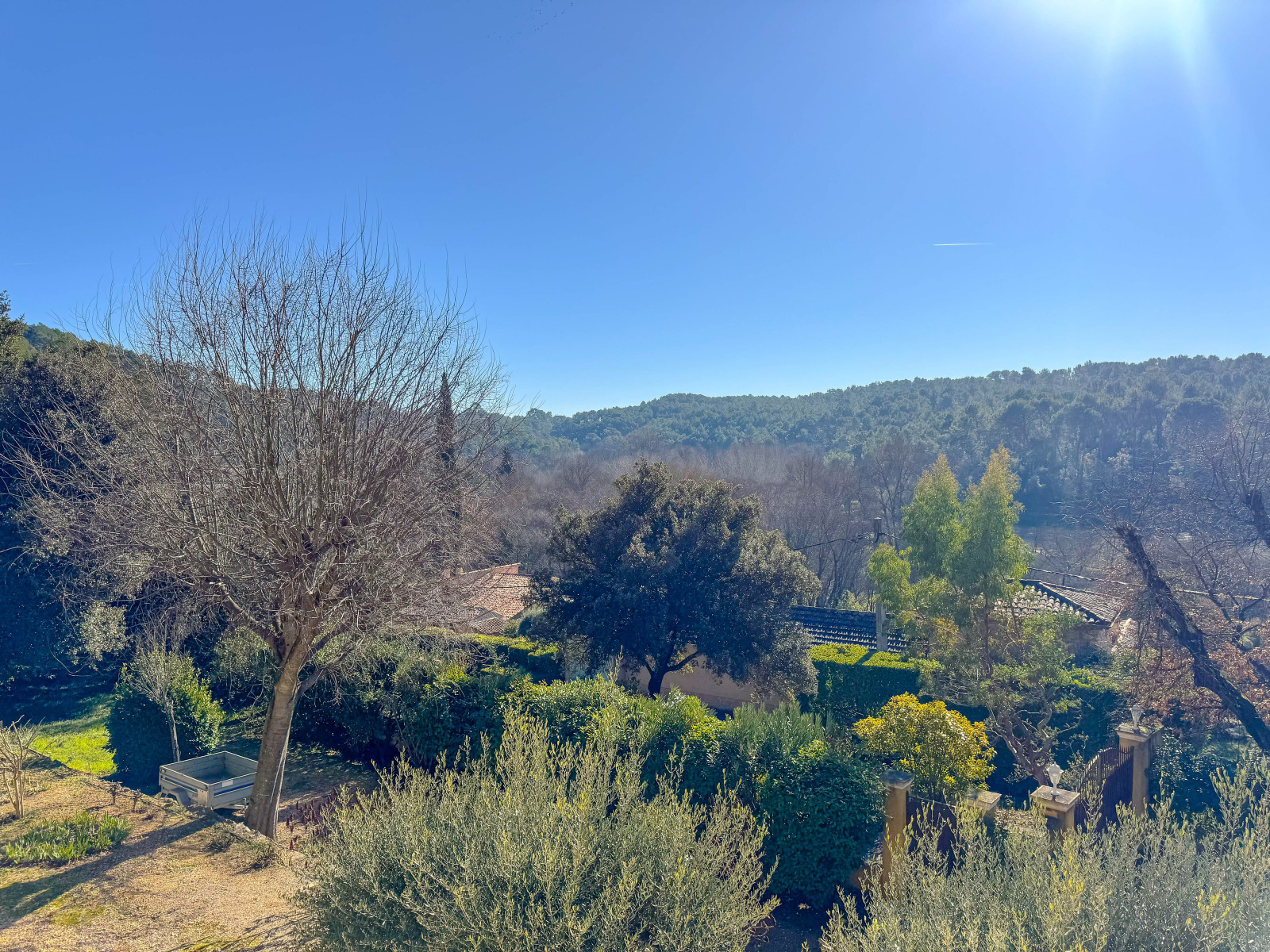 
                                                Vente
                                                 Entrecasteaux, villa avec piscine et dépendances