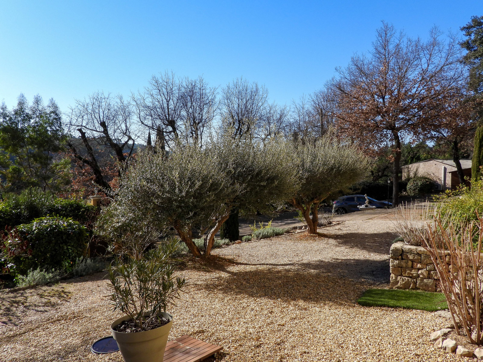 
                                                Vente
                                                 Entrecasteaux, villa avec piscine et dépendances