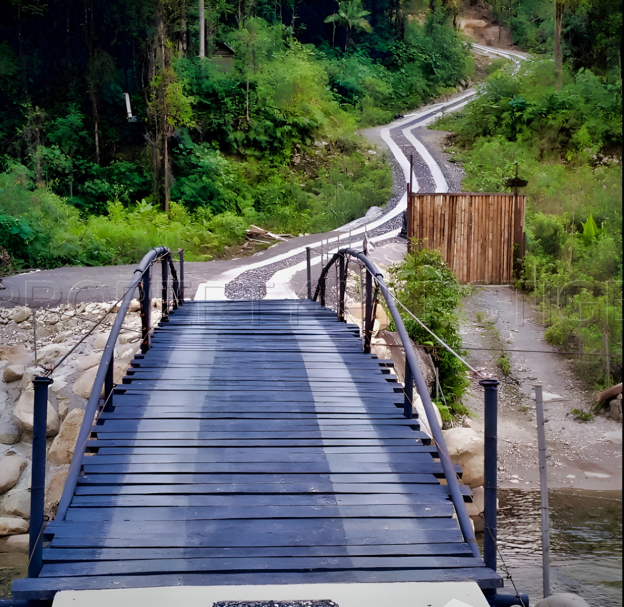 
                                                Vente
                                                 EQUATEUR Propriété 400 m² 50 HA AMAZONIE