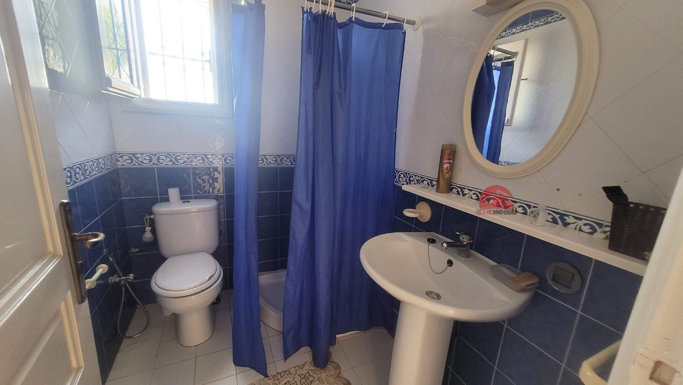 
                                                Location
                                                 ÉTAGE DE VILLA À AL JAZIRA DJERBA- RÉF L736