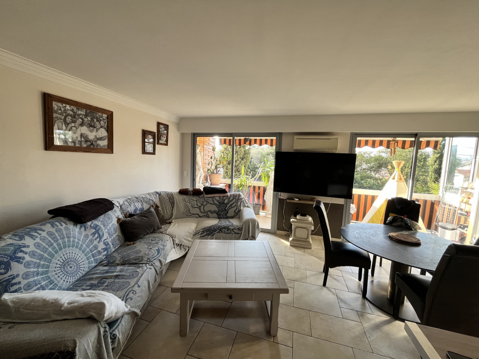 
                                                Vente
                                                 EXCLUSIVITE - A VENDRE- 4 PIÉCES - ANTIBES - QUARTIER ROI SO