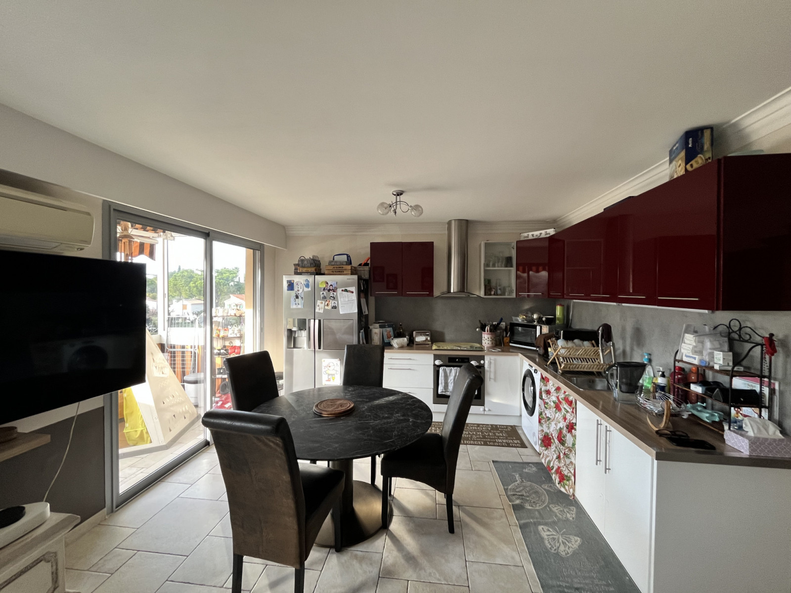 
                                                Vente
                                                 EXCLUSIVITE - A VENDRE- 4 PIÉCES - ANTIBES - QUARTIER ROI SO