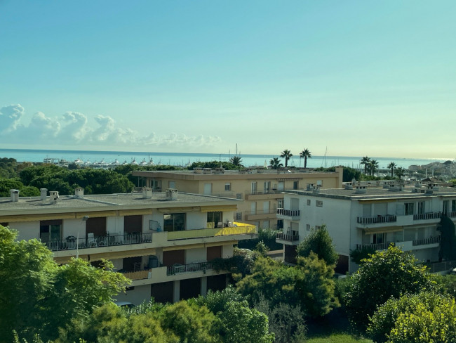 
                                                Vente
                                                 EXCLUSIVITE - ANTIBES – Proche centre, vue mer