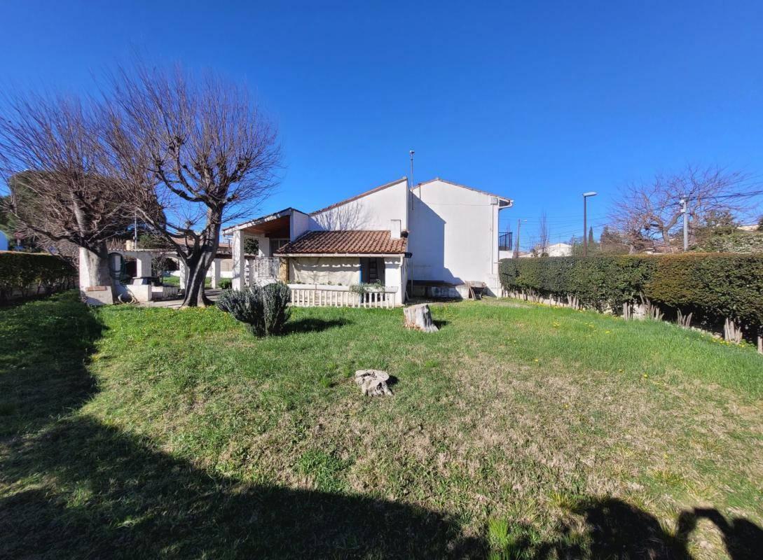 
                                                Vente
                                                 Exclusivité - Avignon extra muros - Maison 4 pièces, 2 chambres - terrain de 650m² , véranda et garage