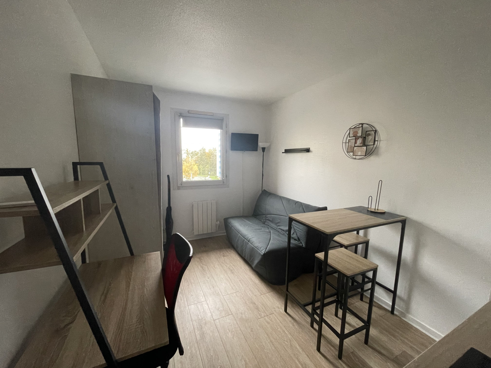 
                                                Location
                                                 Fatima-Zohra OUHASSI / T1 / 13 m² / Tours / Meublé  / Zone tendue