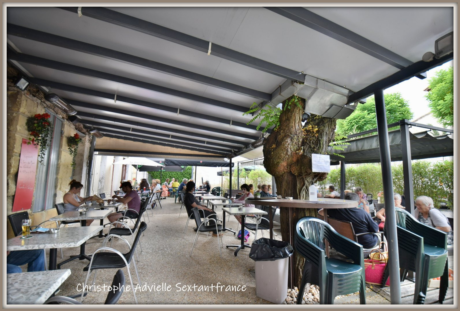 
                                                Vente
                                                 Fonds de commerce bar brasserie avec superbe terrasse, coeur de ville, vente cause retraite