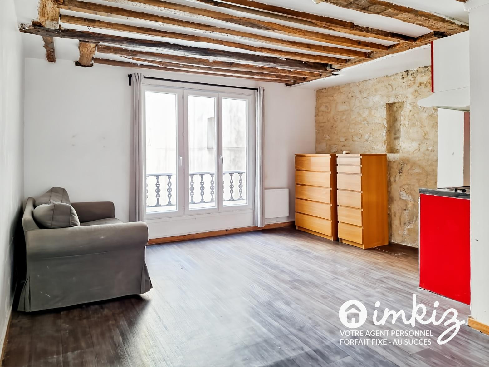 
                                                Vente
                                                 Grand studio de 24 m² à 2 pas de la Porte St Denis