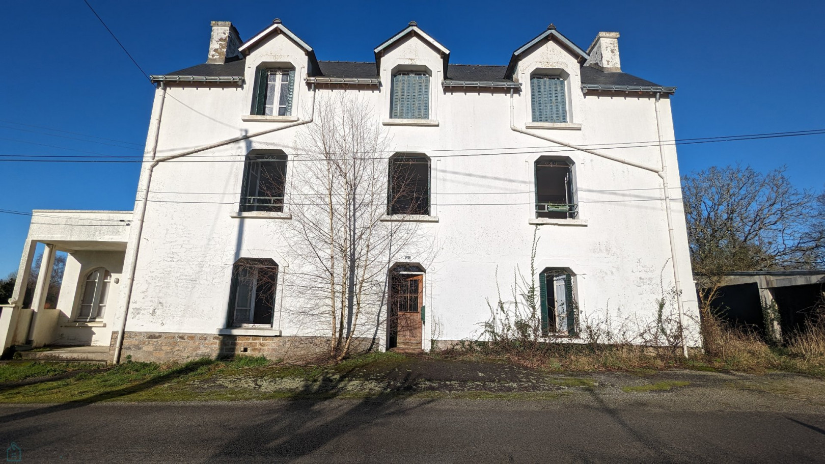 
                                                Vente
                                                 Grande maison à rénover à Camors