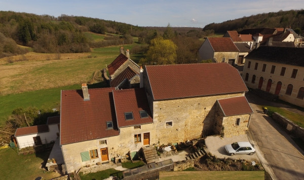 
                                                Vente
                                                 Grande maison de plain pied en Bourgogne