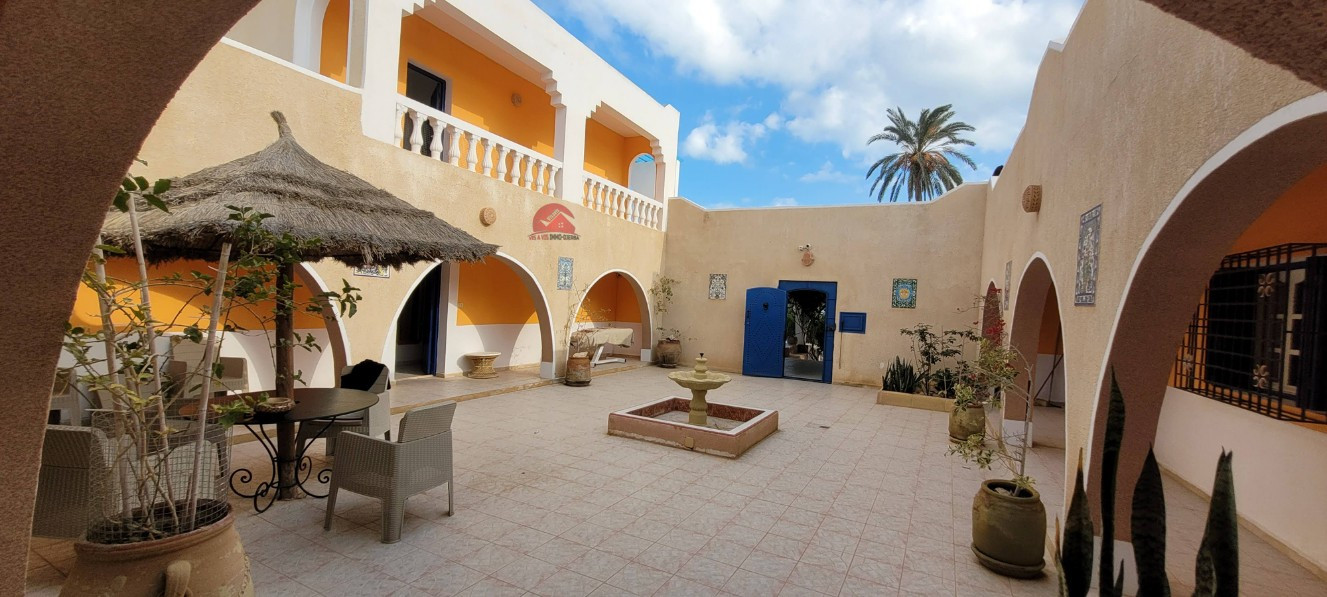 
                                                Vente
                                                 GRANDE PROPRIÉTÉ À DJERBA ARKOU ZA - RÉF V668