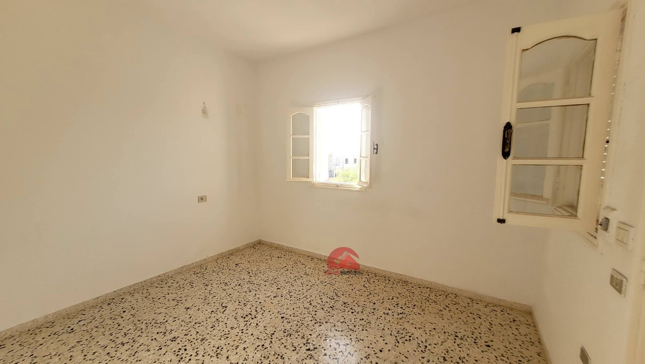 
                                                Vente
                                                 GRANDE VILLA À HOUMT SOUK DJERBA ZU - RÉF V646