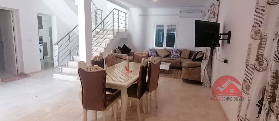 
                                                Location
                                                 GRANDE VILLA AVEC PISCINE À DJERBA - RÉF L762