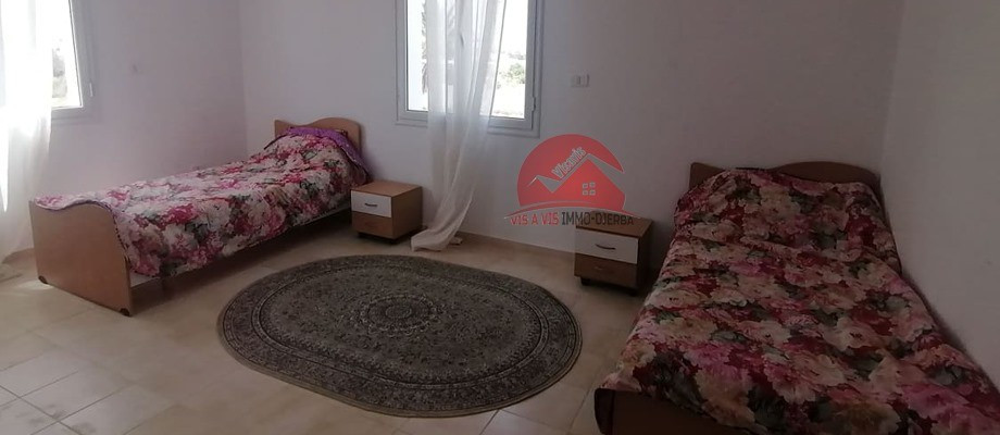 
                                                Location
                                                 GRANDE VILLA AVEC PISCINE À DJERBA - RÉF L762