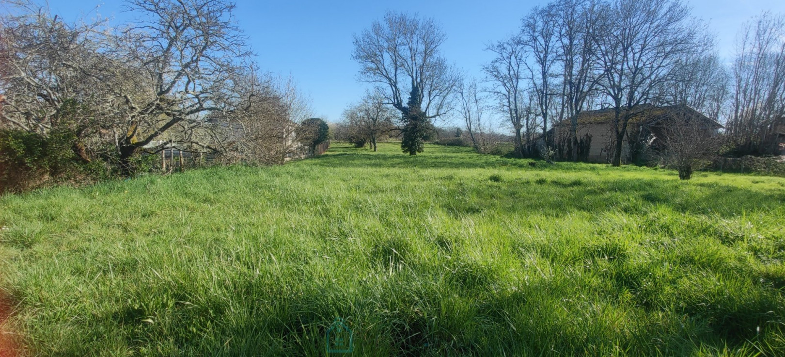 
                                                Vente
                                                 Grange maison terrain Dordogne