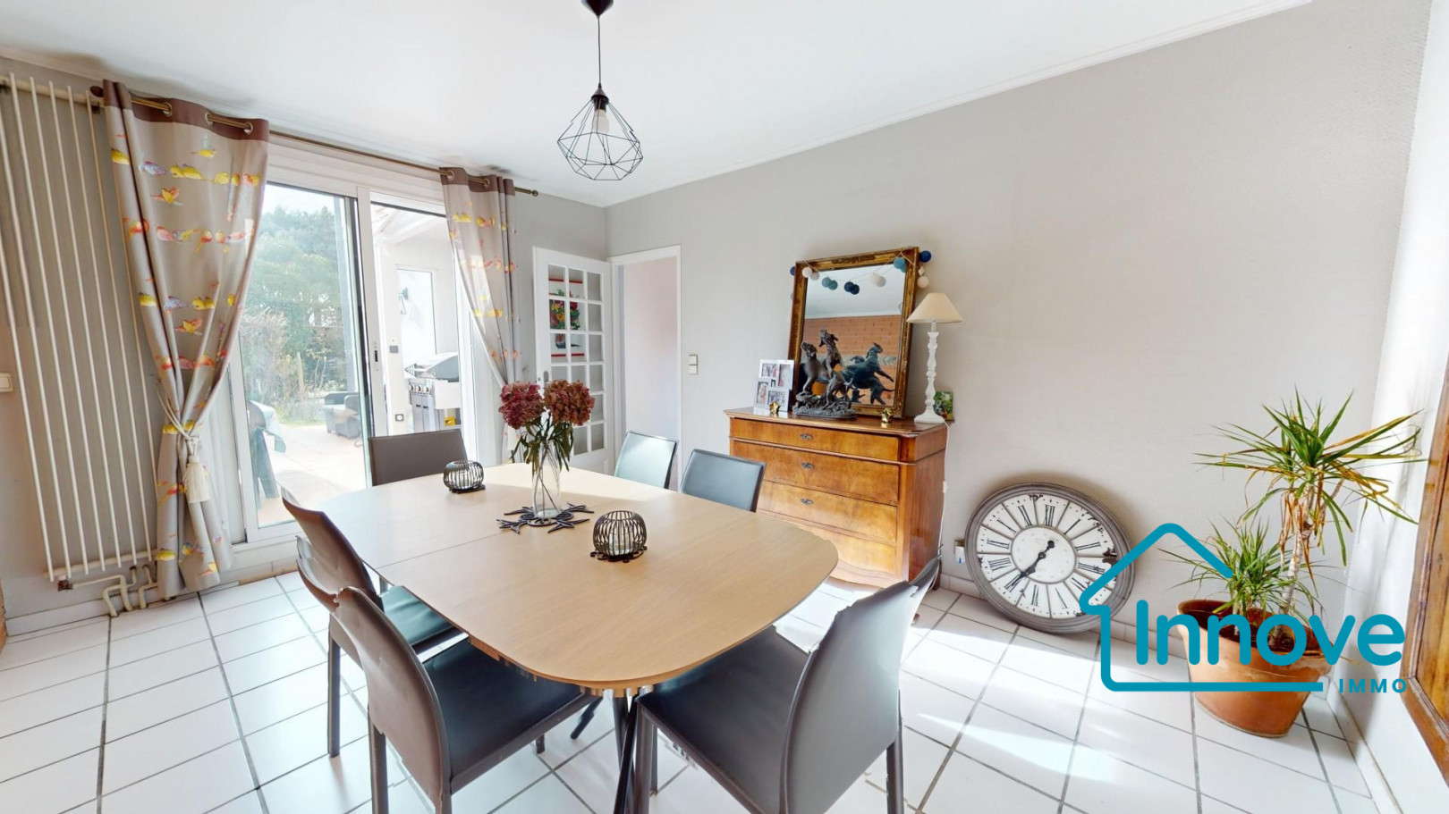 
                                                Vente
                                                 GUILHEMERY - MAISON FAMILIALE DE 200 m²