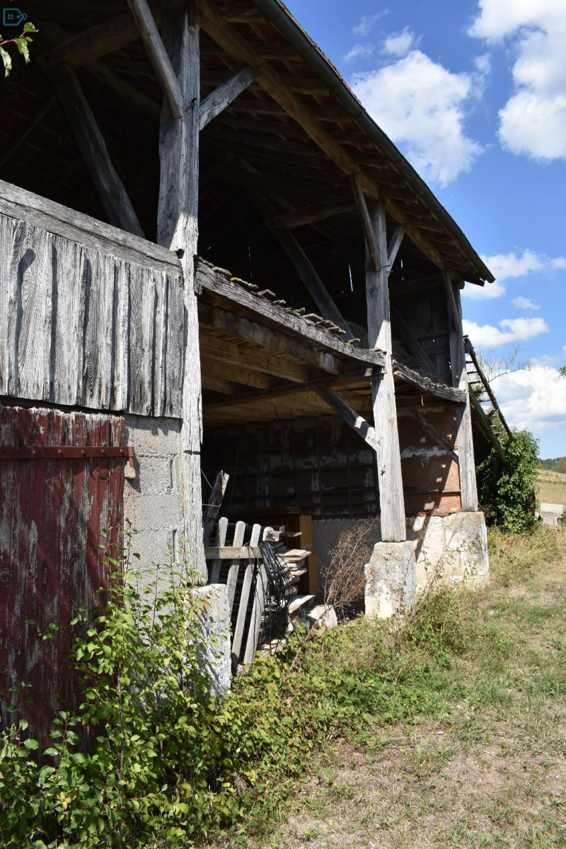 
                                                Vente
                                                 HAVRE DE PAIX POUR CETTE PROPRIETE MAISON DEPENDANCES SUR 1.5 HA