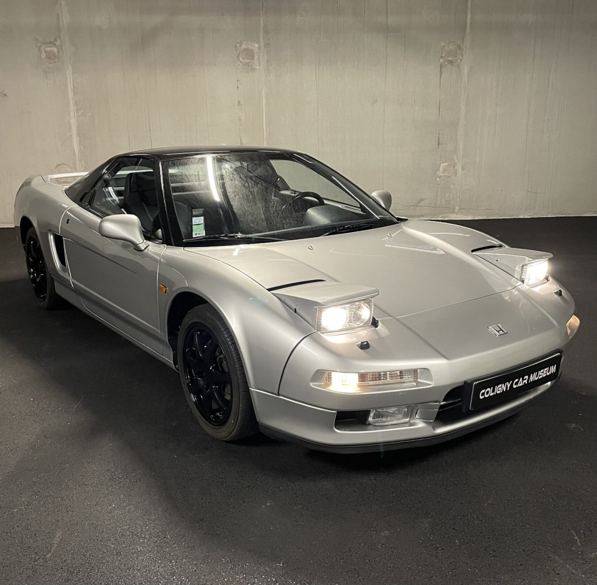 
                                                Voiture
                                                 Honda NSX V6 3.0L